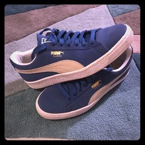 PUMA Sneakers
